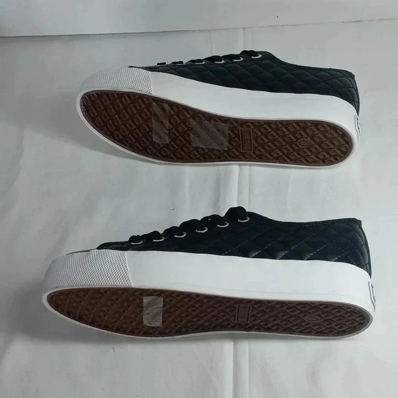 Mudd Beyley lace up platform sneaker - Picture 10 of 10